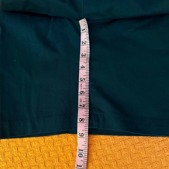 Wear Gear by Aramark 38R NWT Navy blue shorts with slant front pockets - Picture 6 of 6